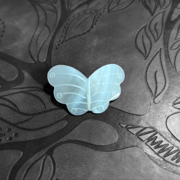 Delicate White Butterfly Pin Brooch - Picture 1 of 2